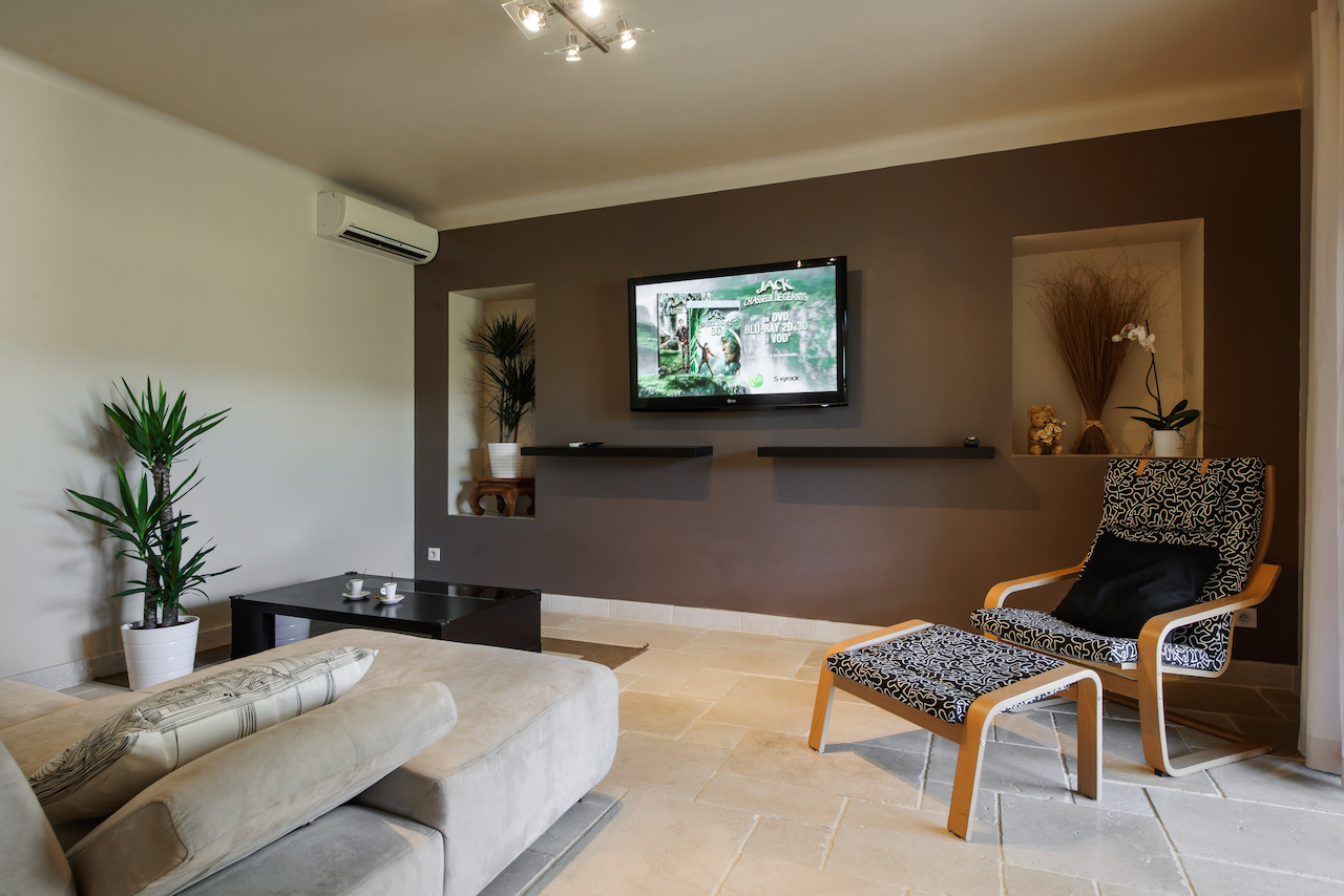 Salon TV et espace détente